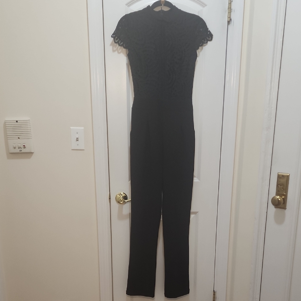 Women's Black Lace Jumpsuit Size 0(XS) Short Sleeves, Pockets, Zipper in Back